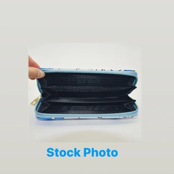 Hello Kitty Zipper Wallet - Picture 3 of 5